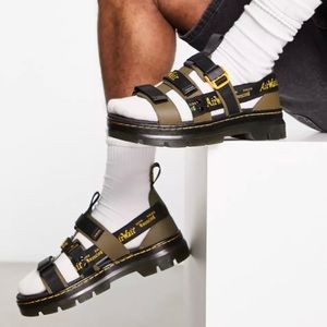 NWT Dr Martens Pearson II Sandals in Olive